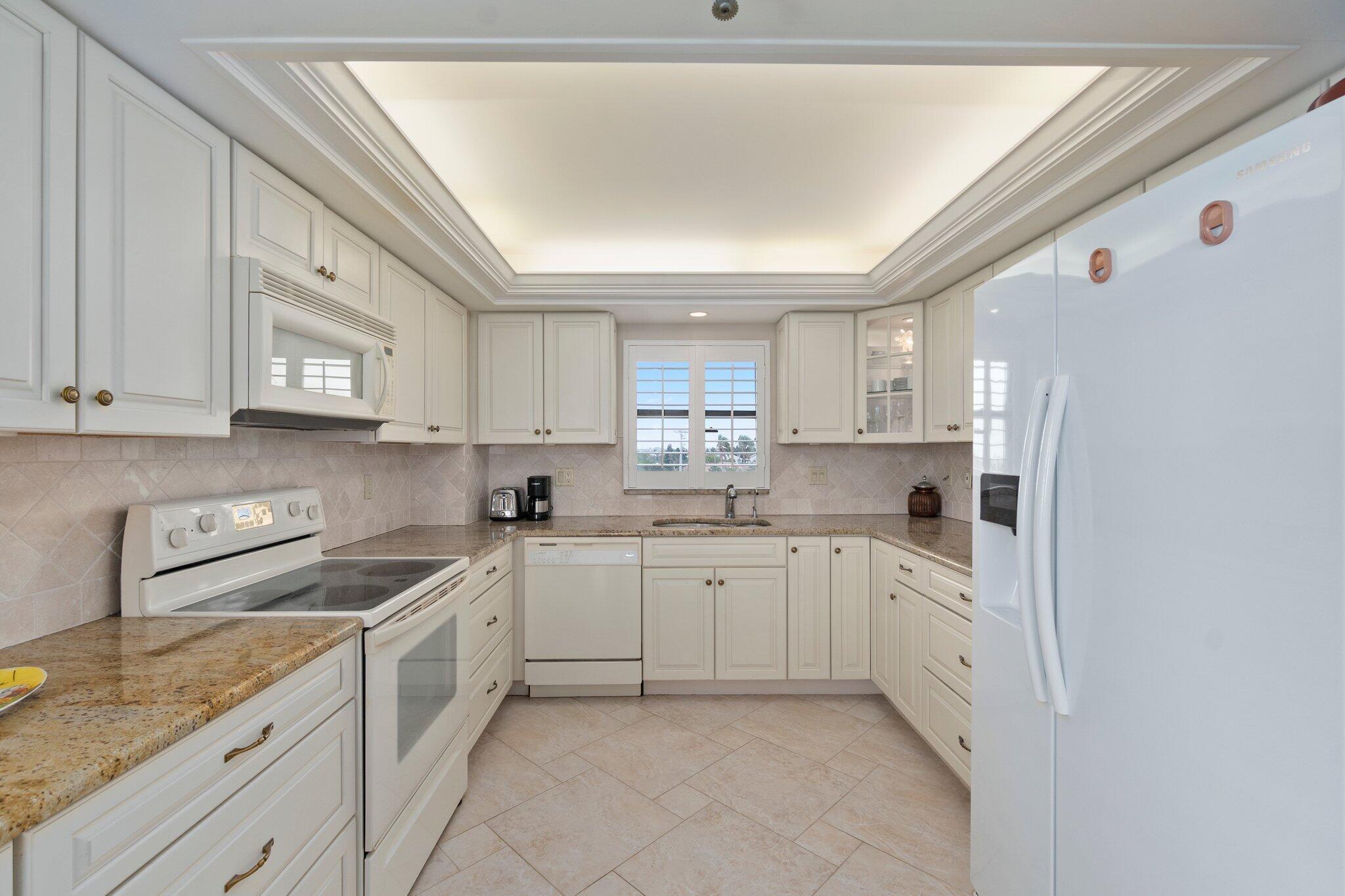 SANDS ON THE OCEAN SECTIO - Residential