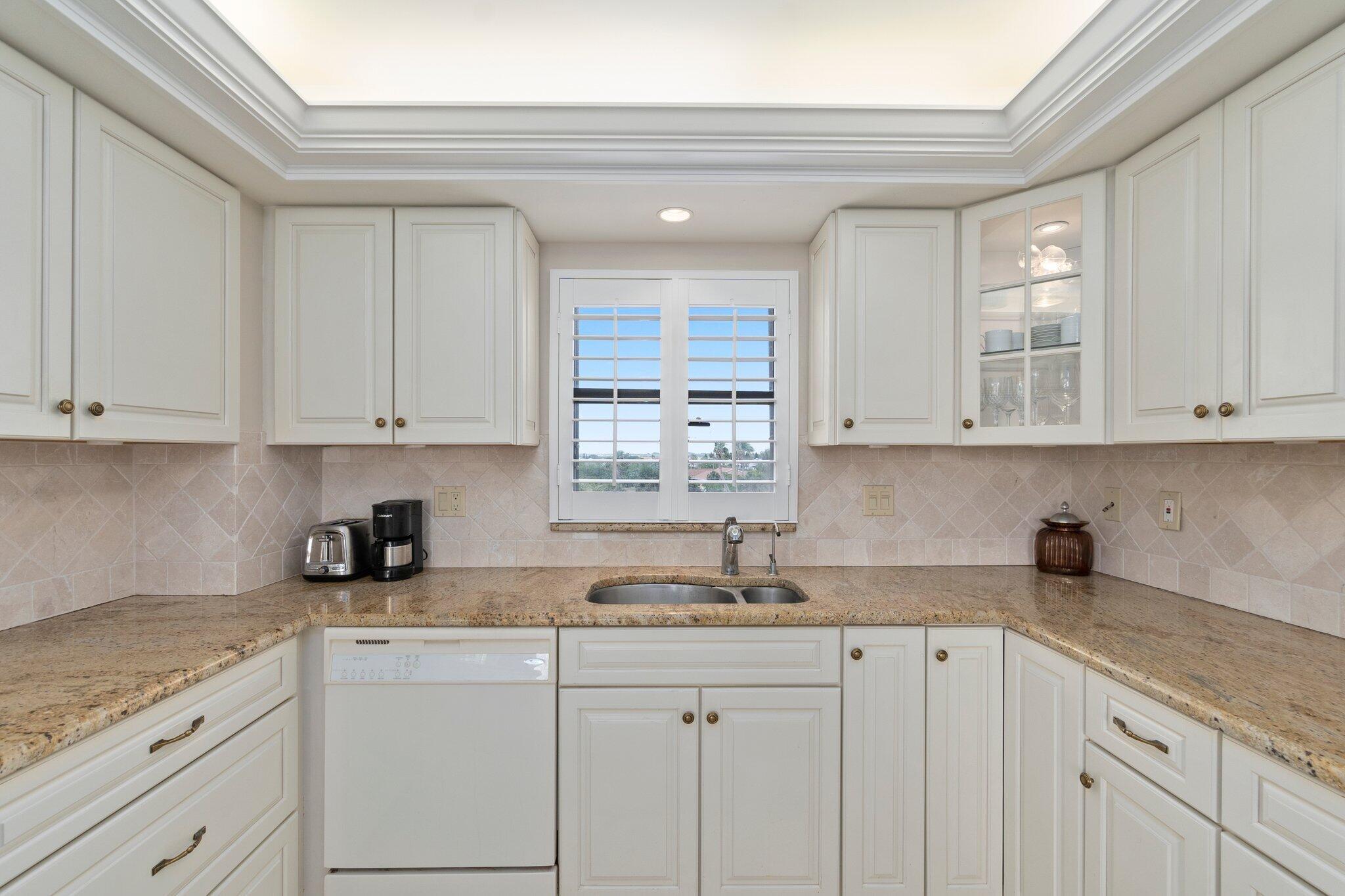 SANDS ON THE OCEAN SECTIO - Residential