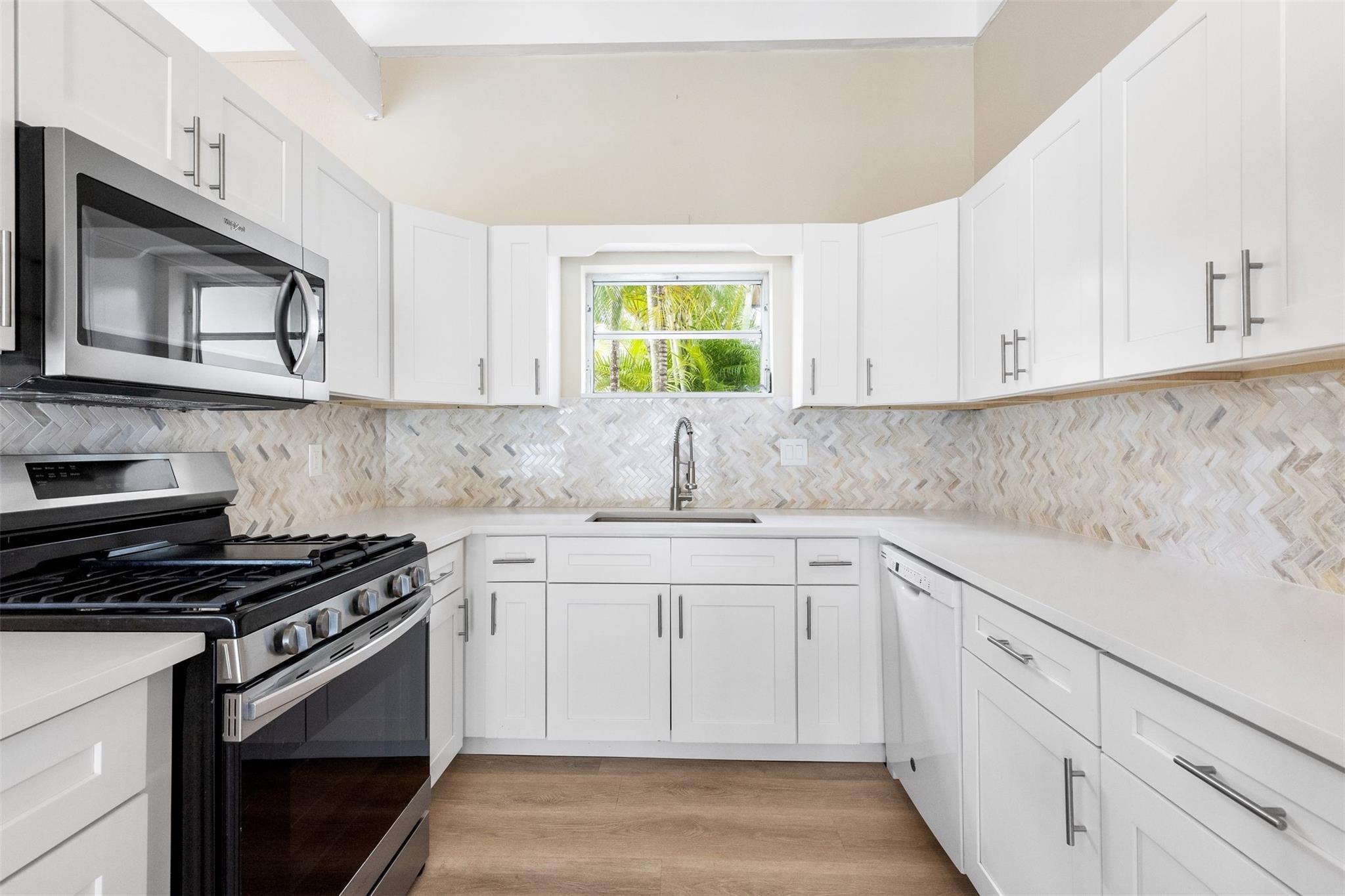 Riviera 6-17 B - Residential