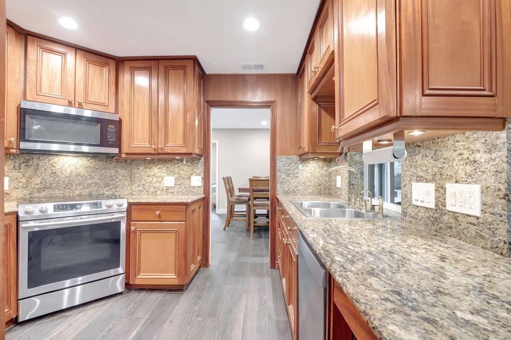 Photo of 650 Heron Drive, Delray Beach, FL 33444 (MLS # R11006667)