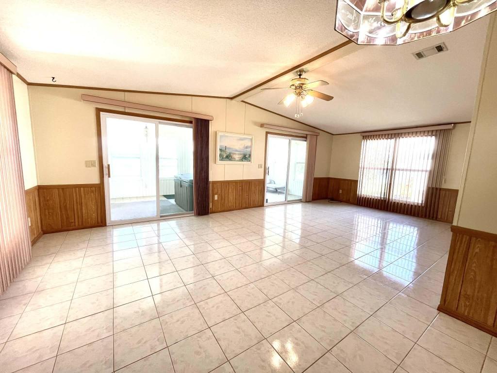 OASIS VILLAGE - Residential