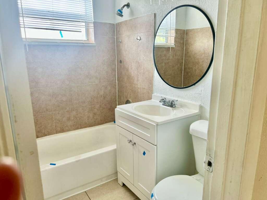 SO MIAMI HEIGHTS MANOR - Residential