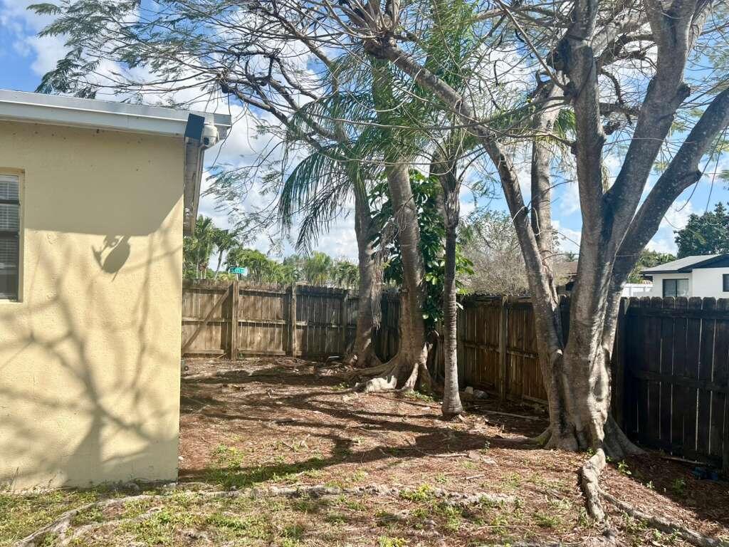 SO MIAMI HEIGHTS MANOR - Residential