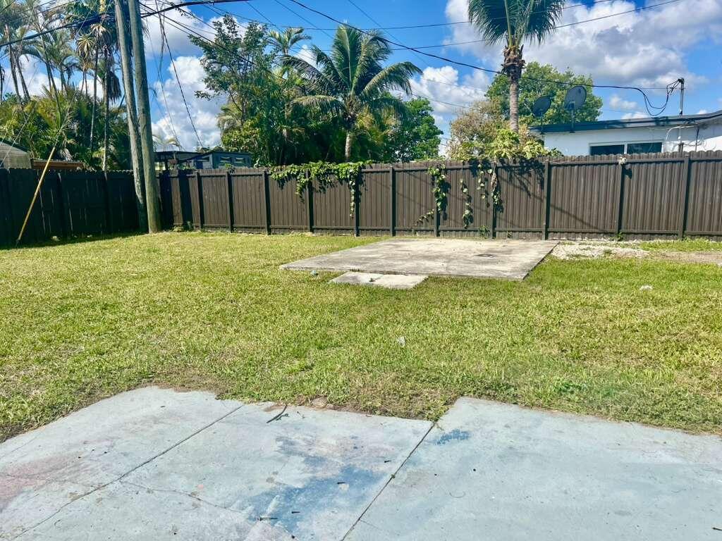 SO MIAMI HEIGHTS MANOR - Residential