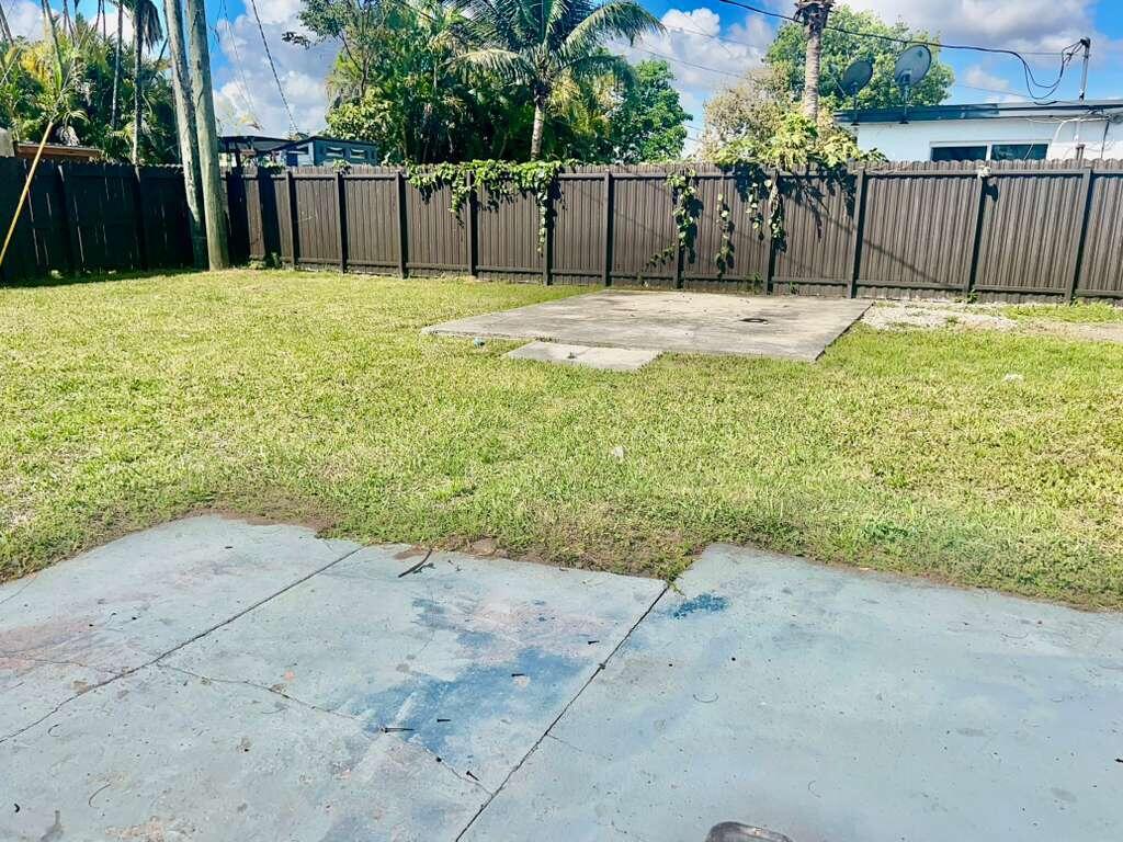 SO MIAMI HEIGHTS MANOR - Residential