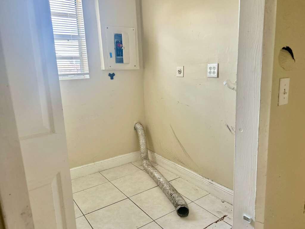 SO MIAMI HEIGHTS MANOR - Residential