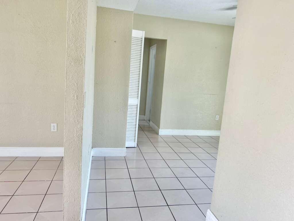 SO MIAMI HEIGHTS MANOR - Residential