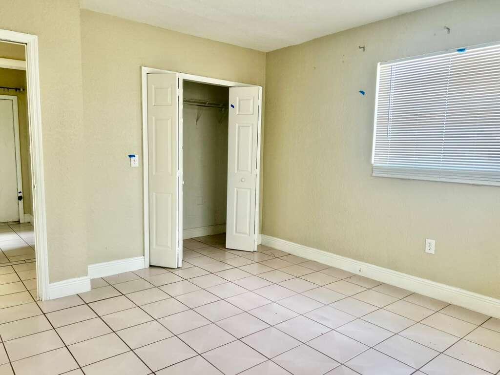 SO MIAMI HEIGHTS MANOR - Residential