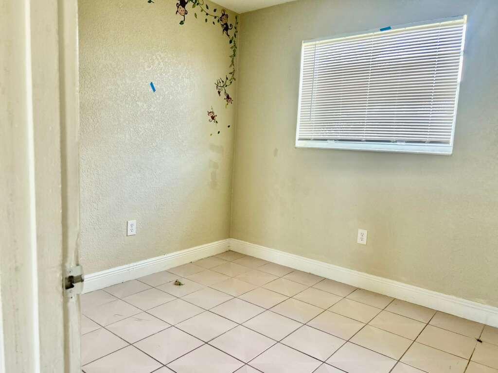 SO MIAMI HEIGHTS MANOR - Residential