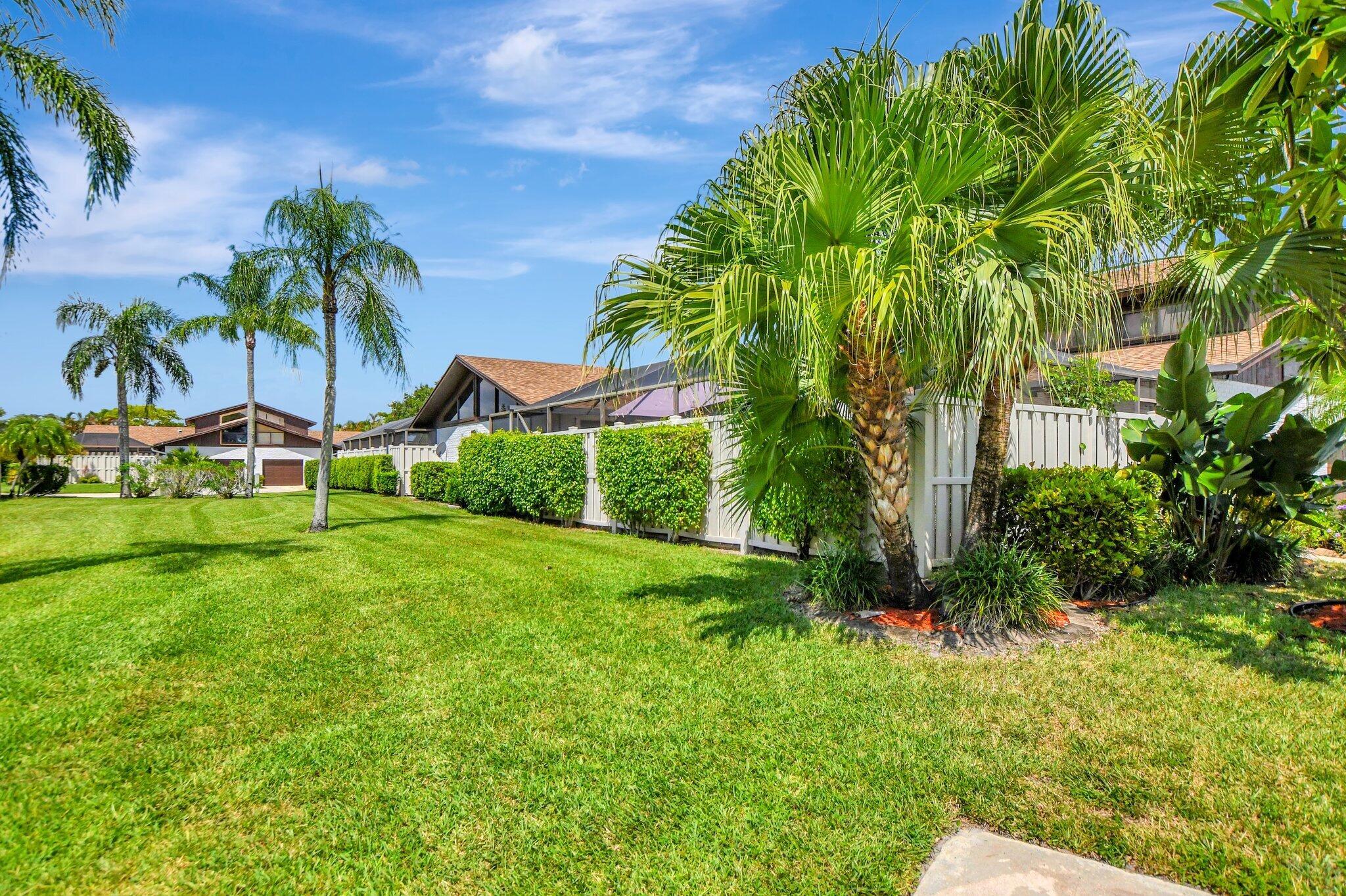 Photo 4 of 43 of 9690 Boca Gardens Circle N C townhome