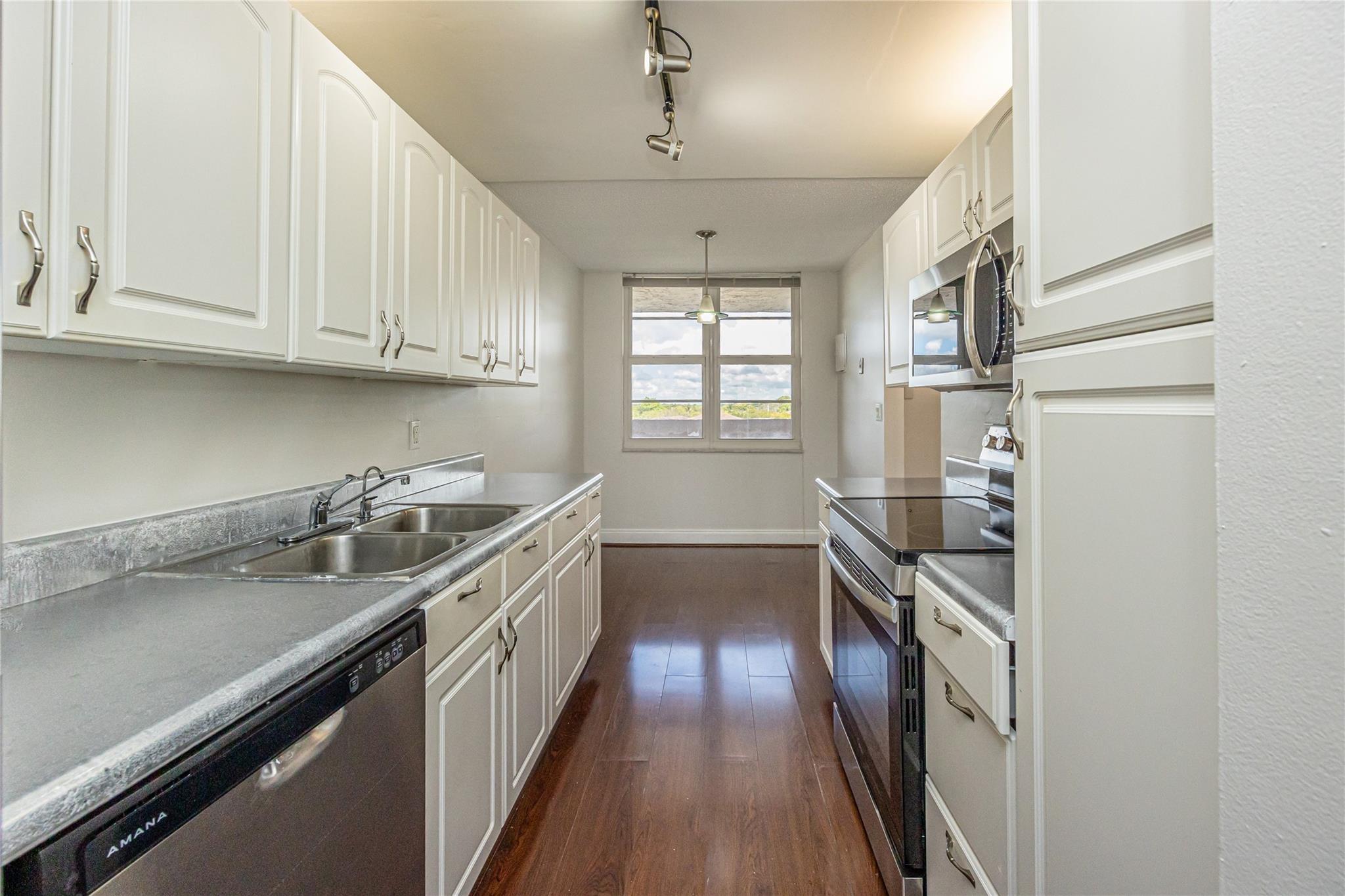 Coronado At Jacaranda Ph - Residential Lease