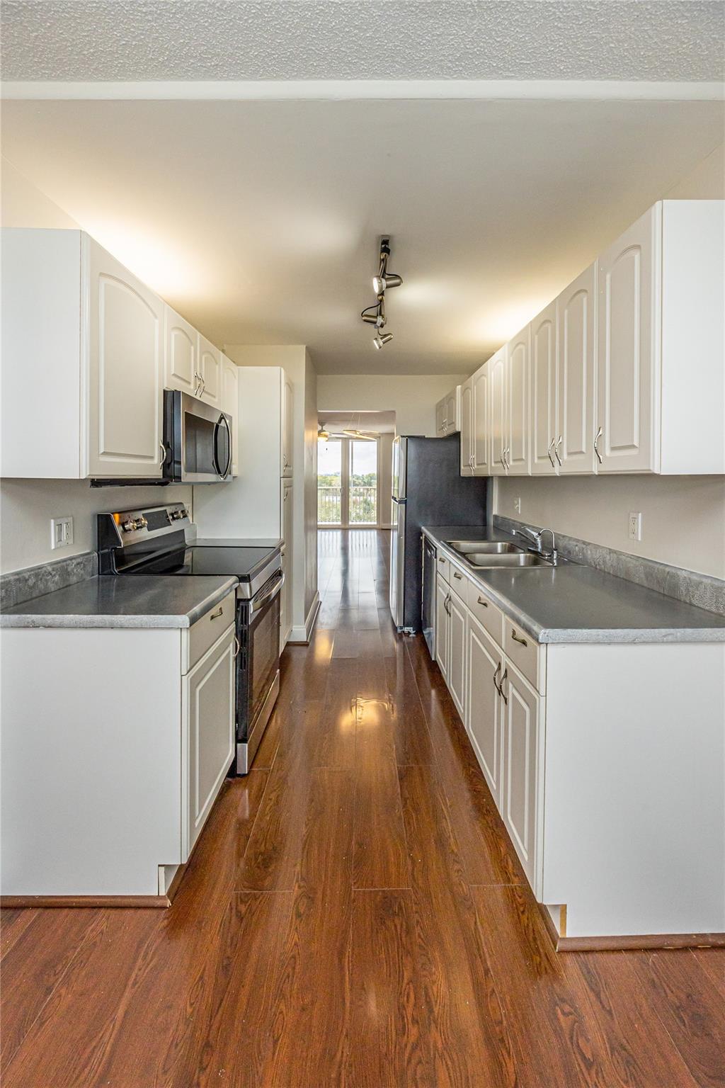 Coronado At Jacaranda Ph - Residential Lease