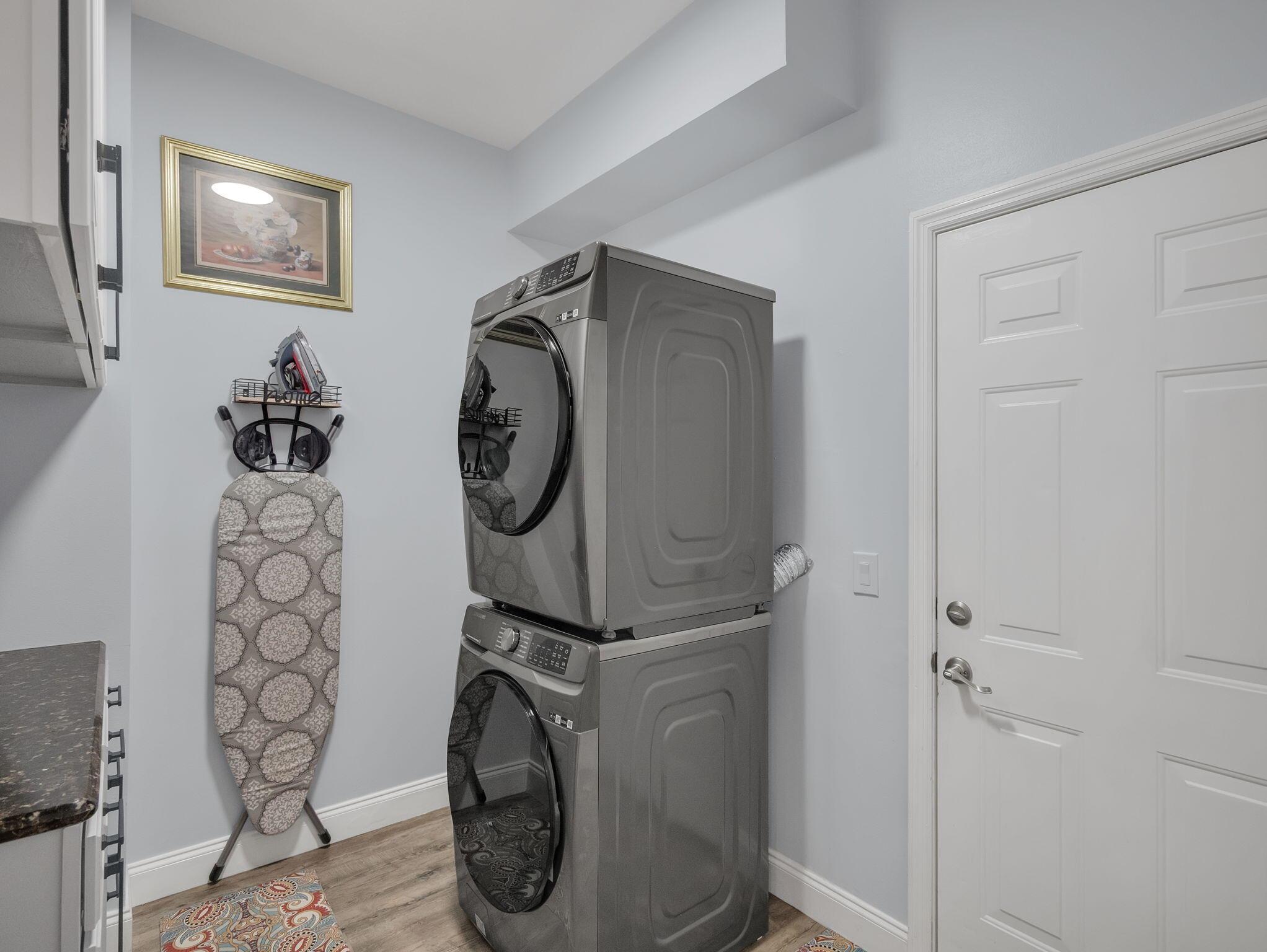 HARBOUR ISLES AT LAKE CHA - Residential