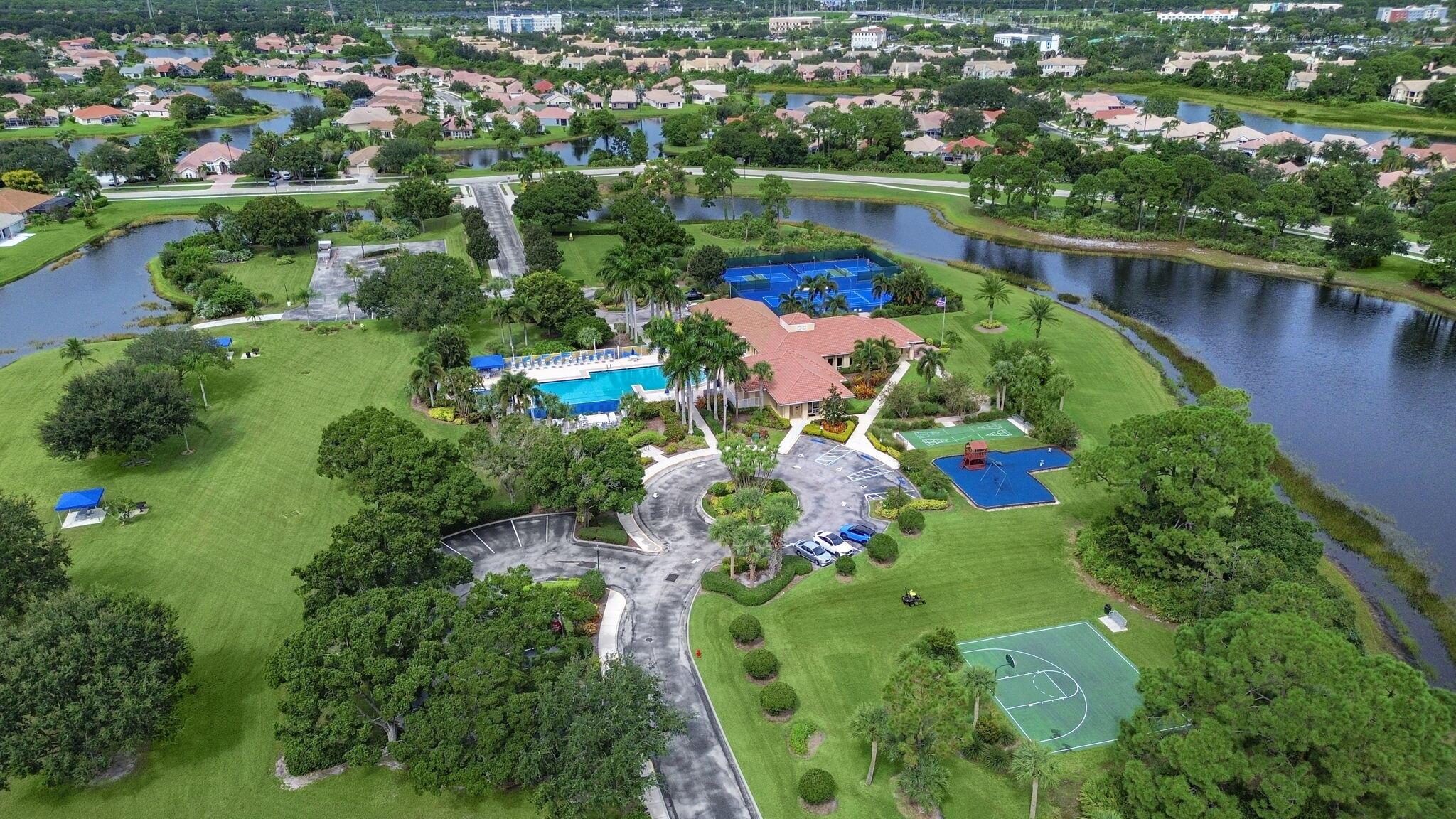 HARBOUR ISLES AT LAKE CHA - Residential