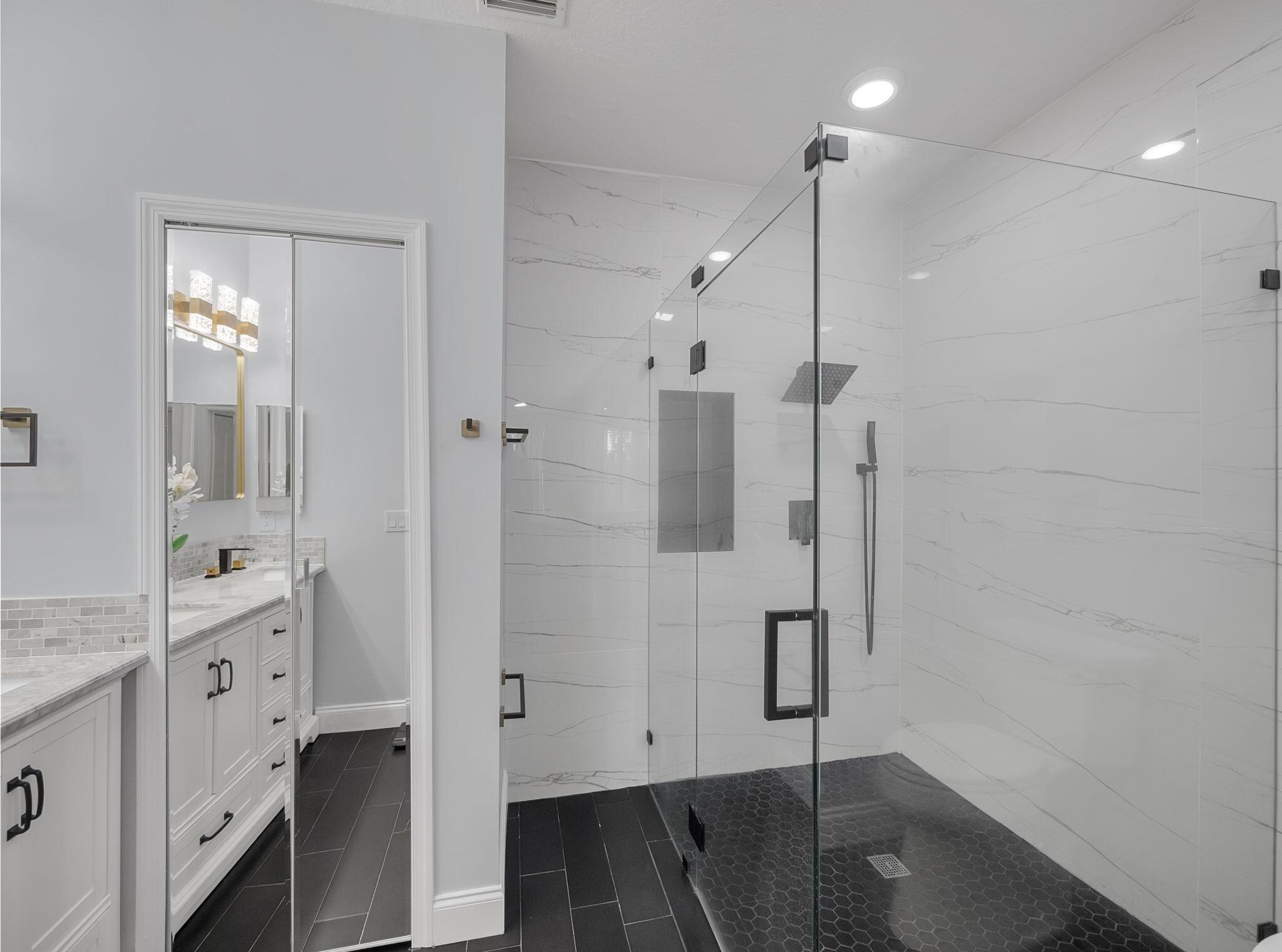 HARBOUR ISLES AT LAKE CHA - Residential