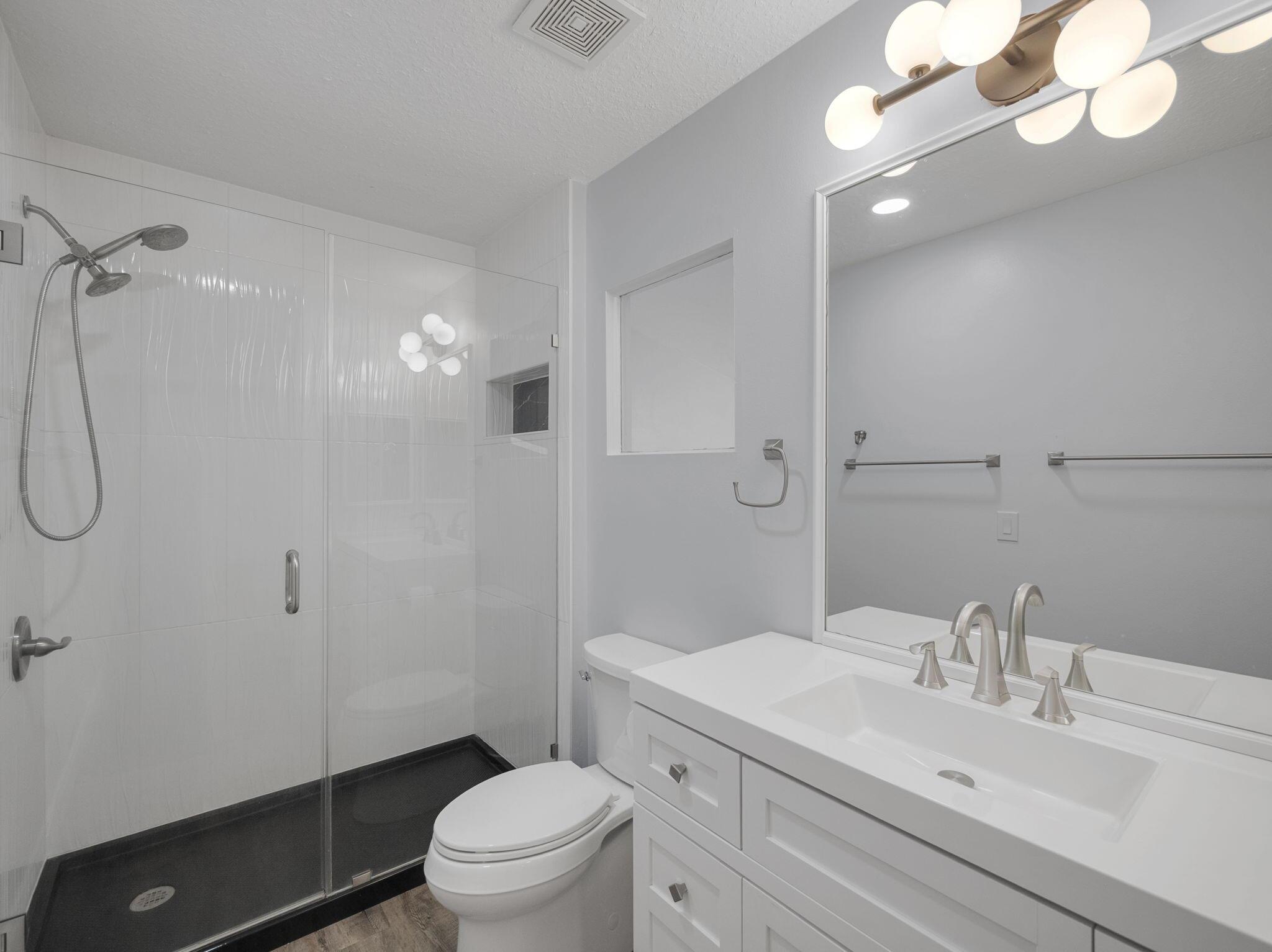 HARBOUR ISLES AT LAKE CHA - Residential