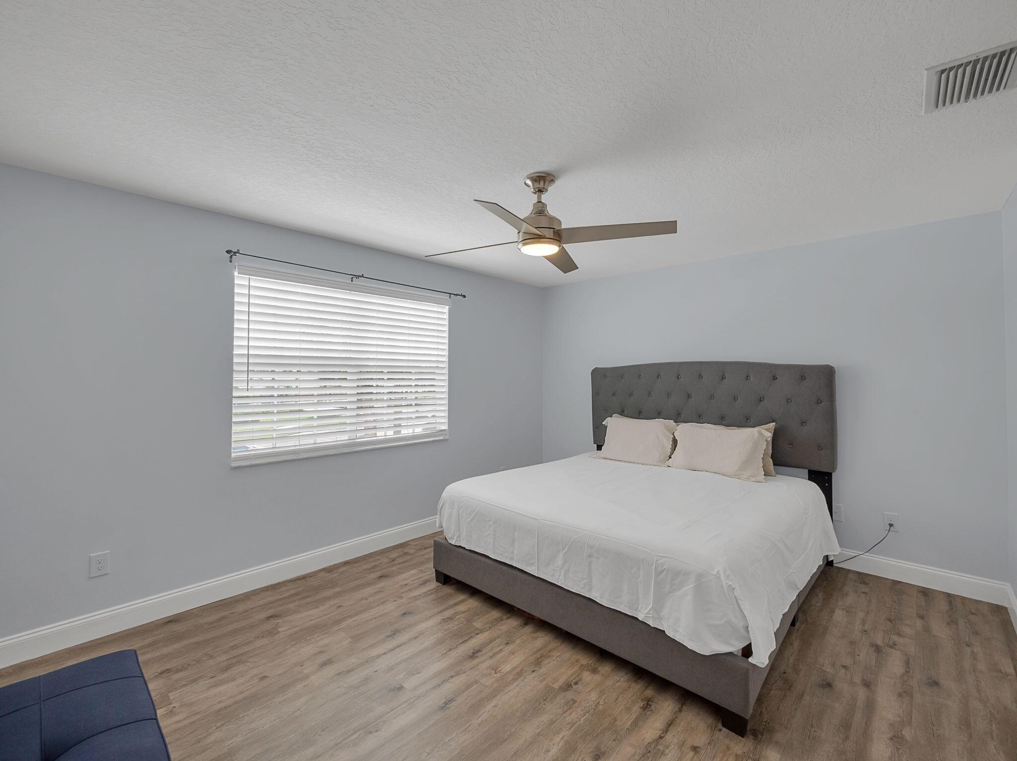 HARBOUR ISLES AT LAKE CHA - Residential