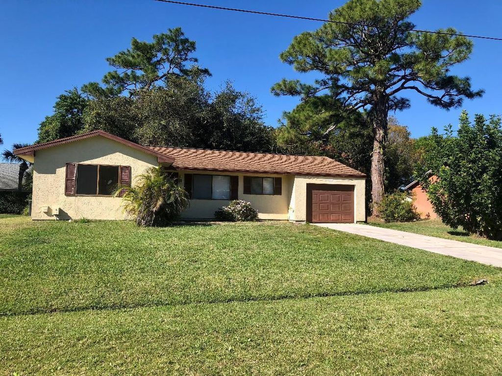 Photo of 2066 SE Parrot Street, Port Saint Lucie, FL 34952 (MLS # R10770118)