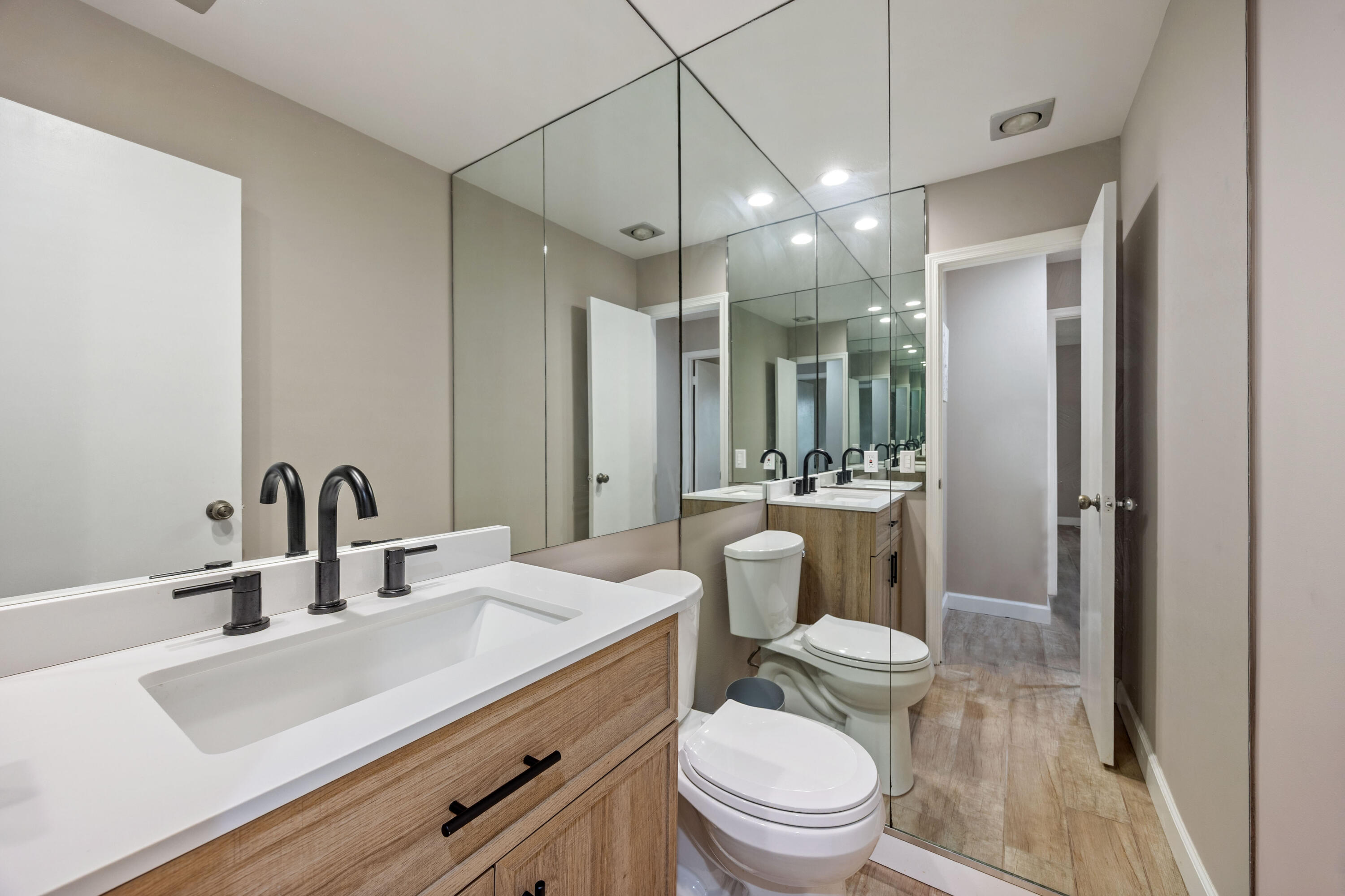 LIMETREE CONDO - Residential