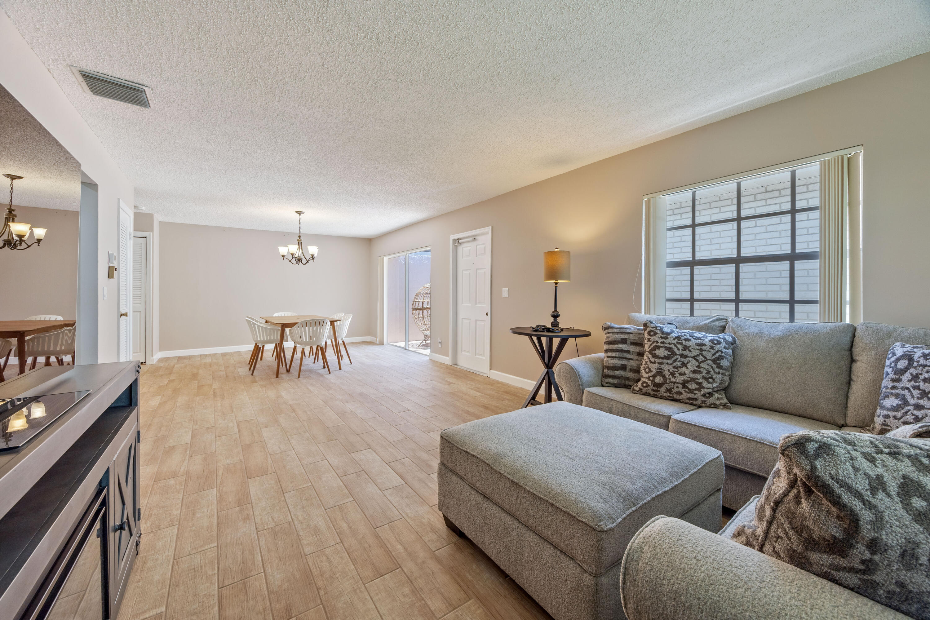 LIMETREE CONDO - Residential