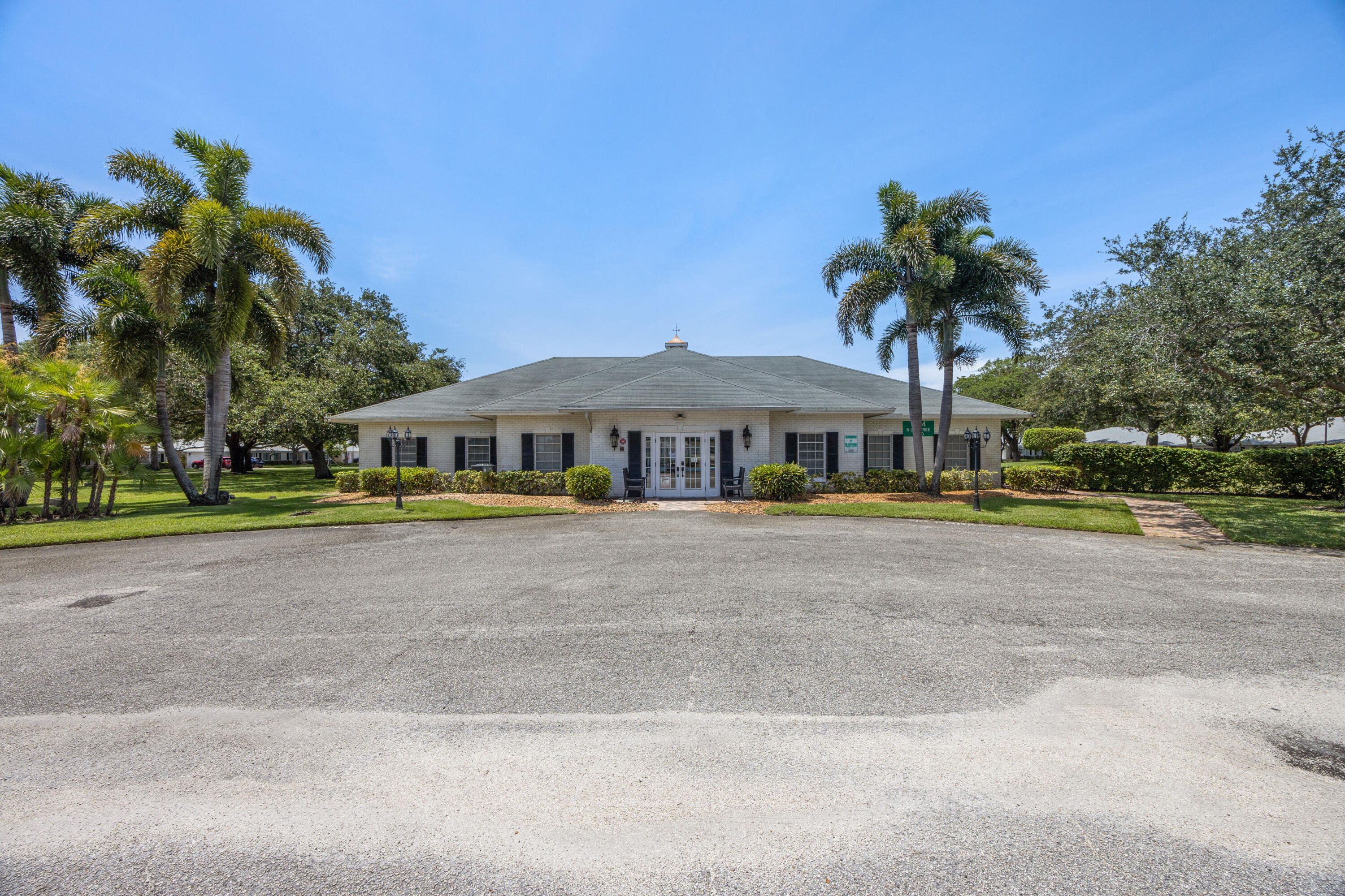 LIMETREE CONDO - Residential