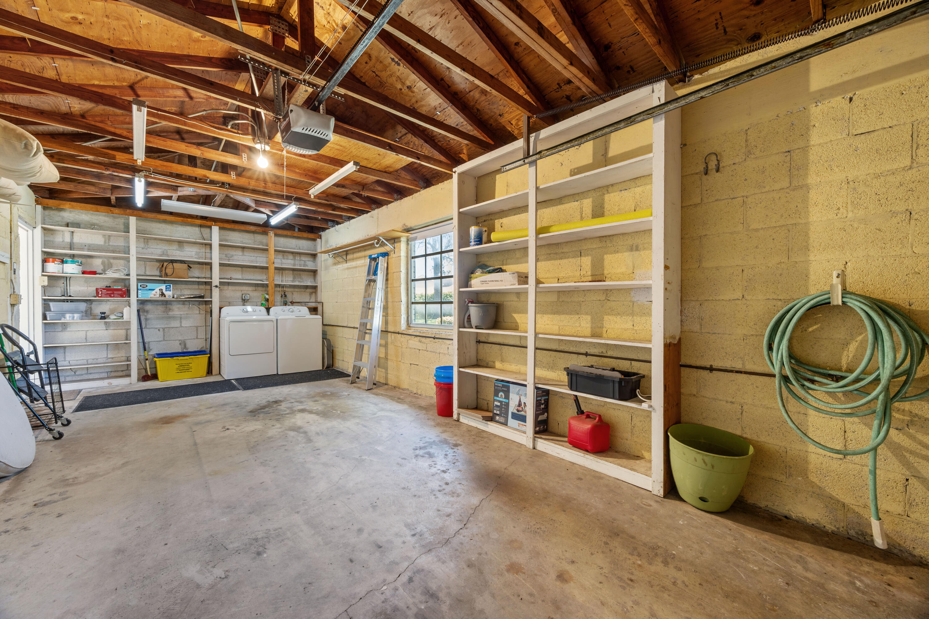 LIMETREE CONDO - Residential