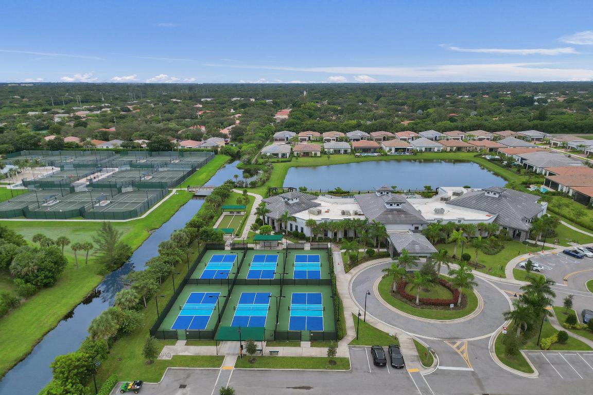 MCJUNKIN FARMS PLAT - Residential