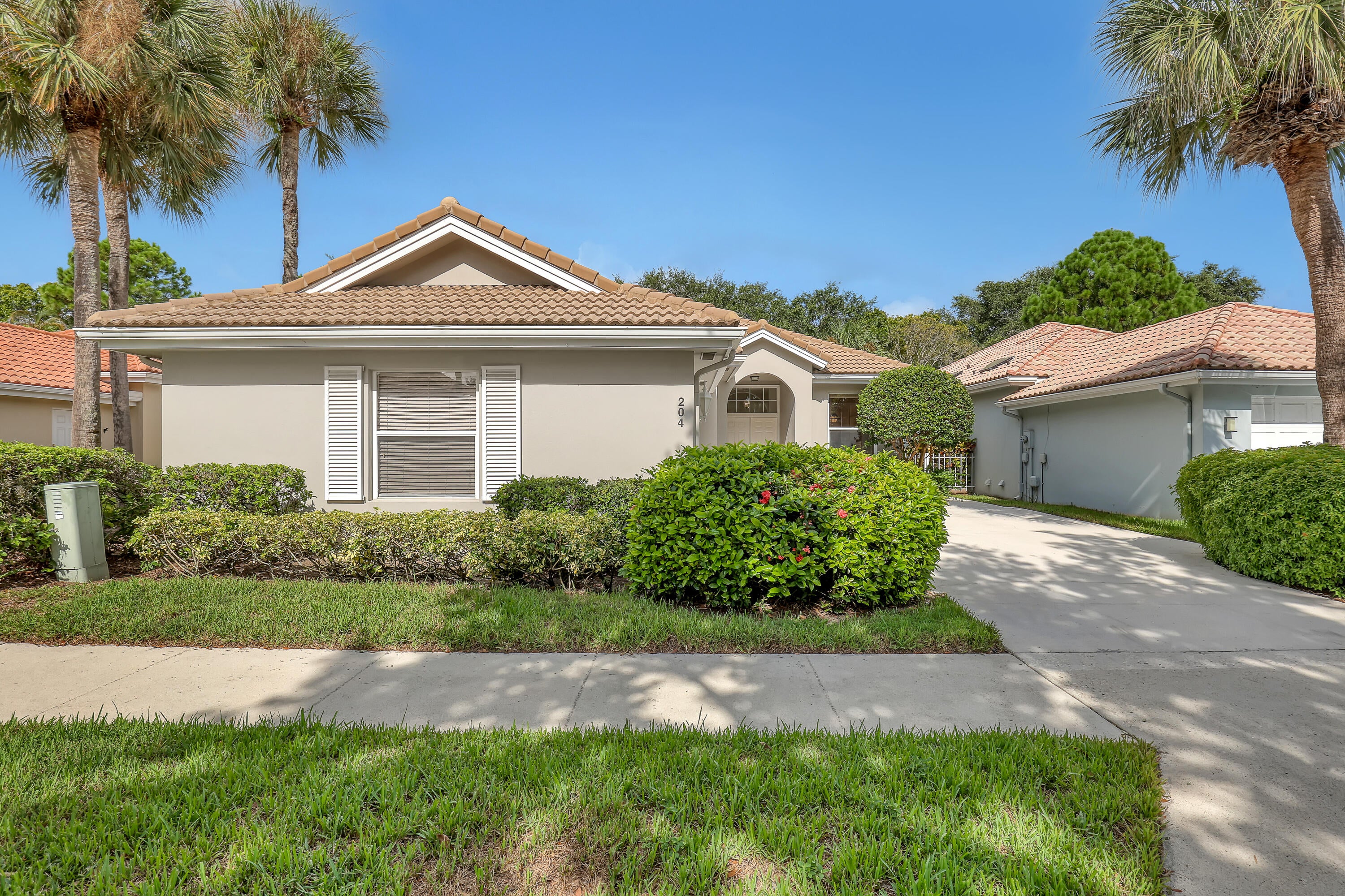 204 S HAMPTON Drive