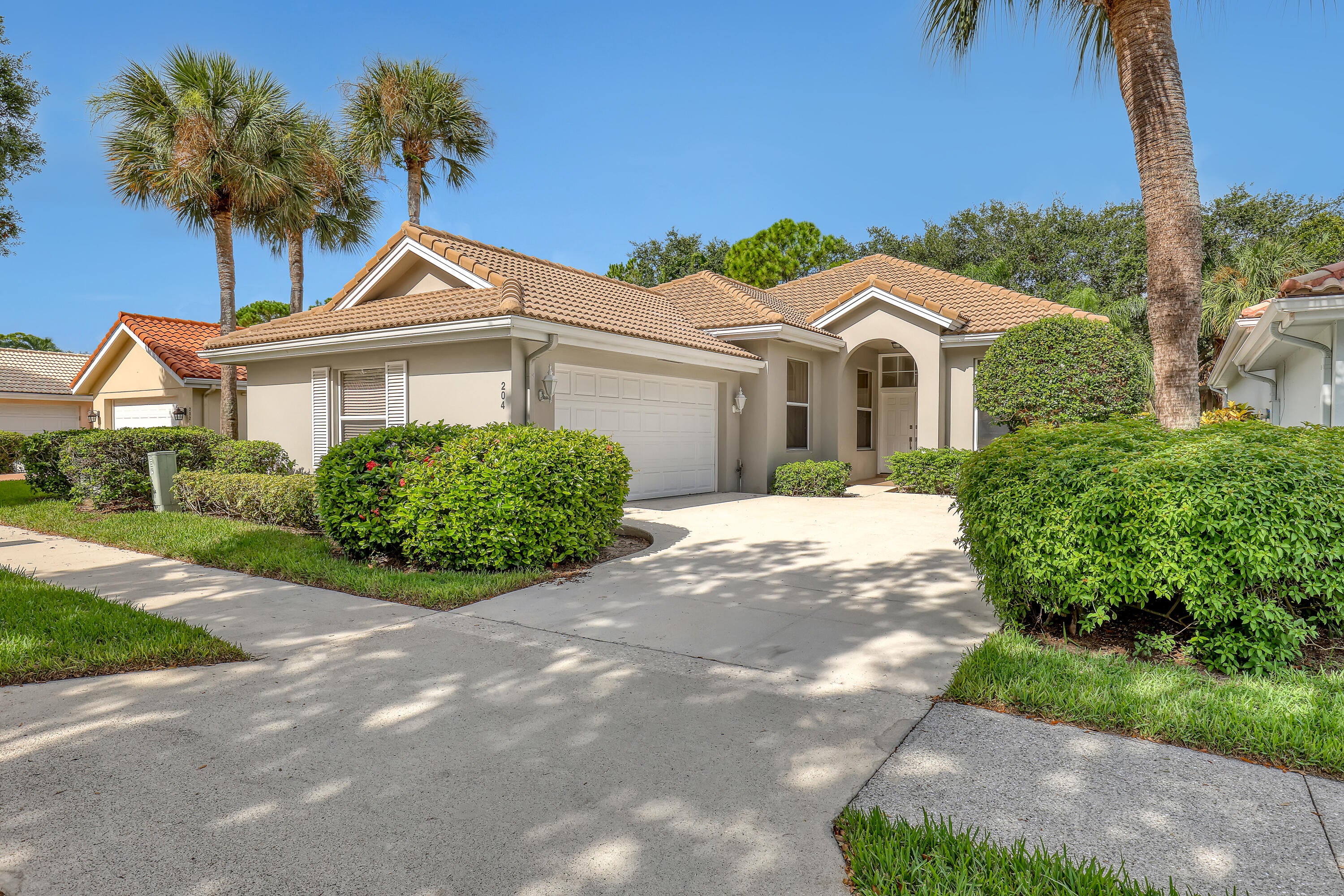 204 S HAMPTON Drive