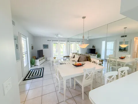 646 Waterside Drive Unit 646, Hypoluxo, FL MLS: R11069533
