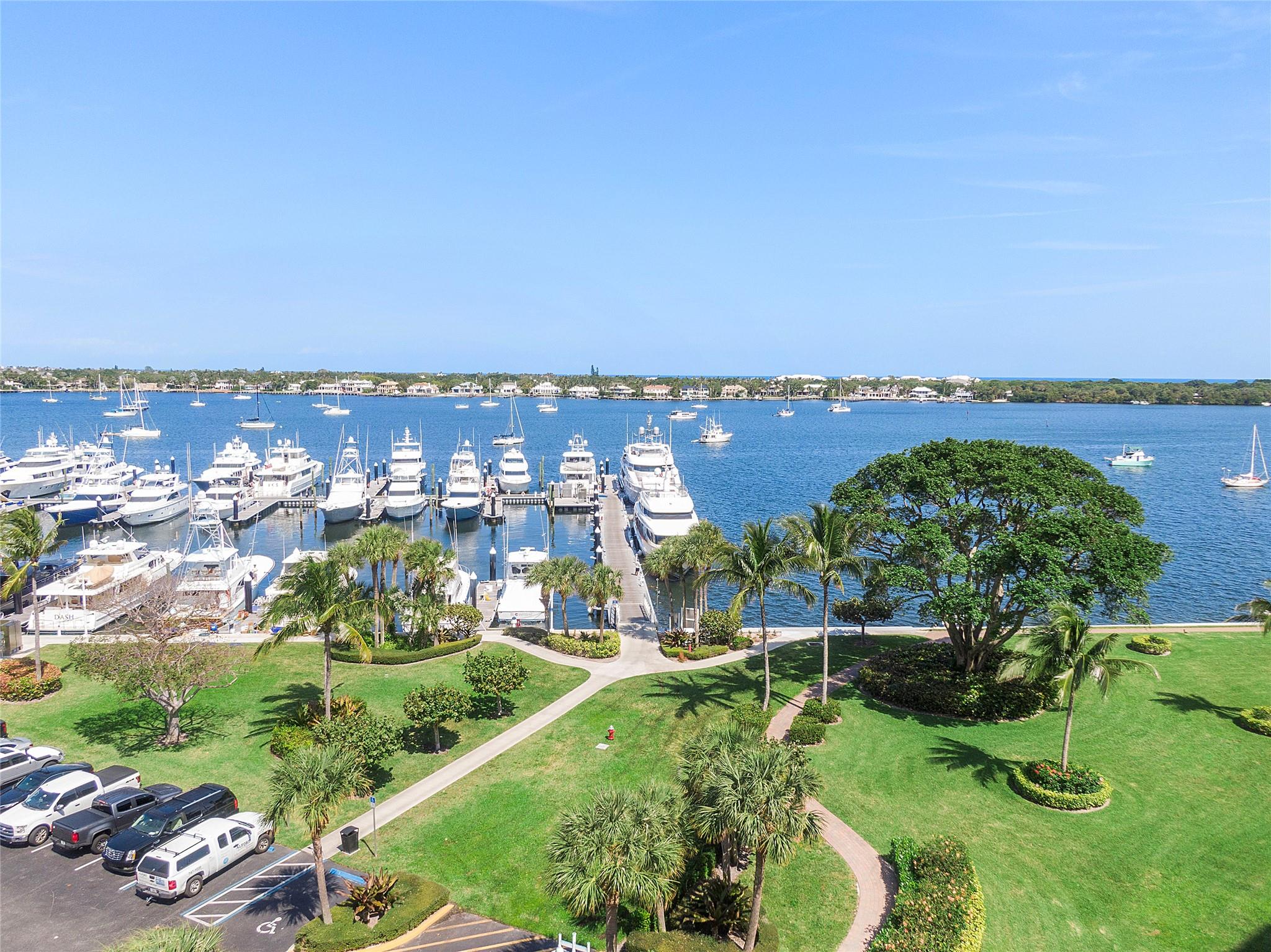 136 Lakeshore Dr T10