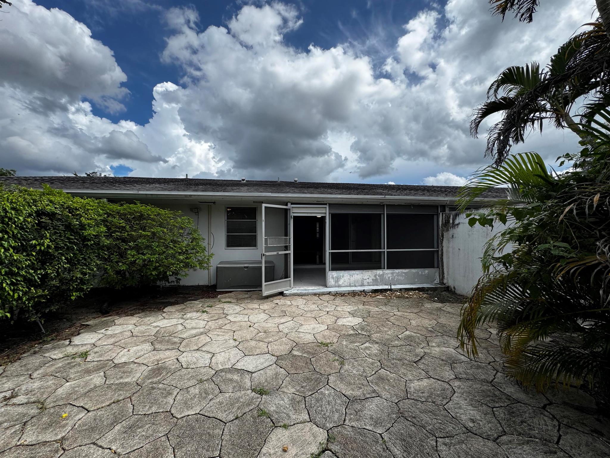 GREENWAY VILLAGE CON - Residential Lease