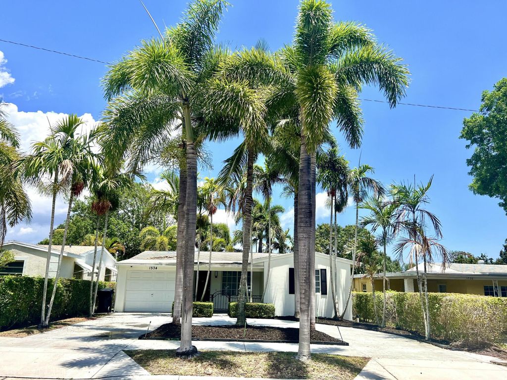 Photo of 1534 17th Avenue N, Lake Worth Beach, FL 33460 (MLS # R11091357)