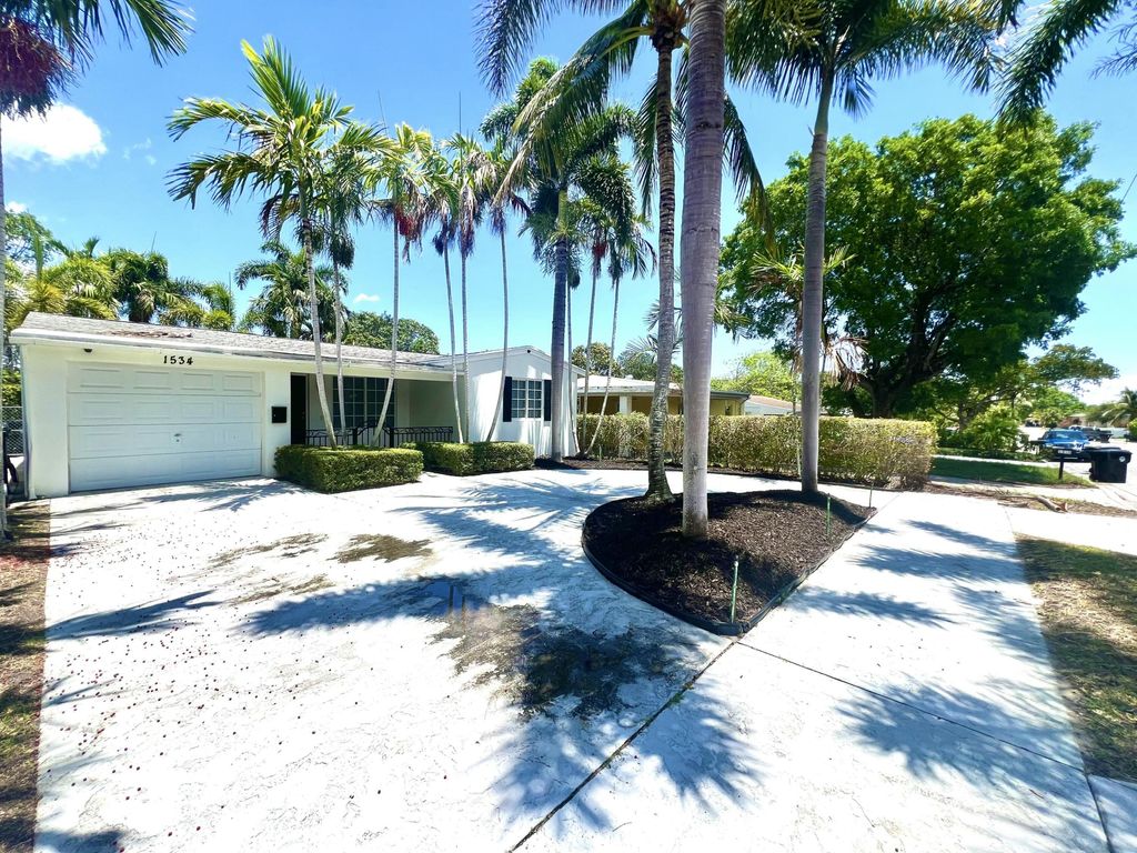 Photo of 1534 17th Avenue N, Lake Worth Beach, FL 33460 (MLS # R11091357)