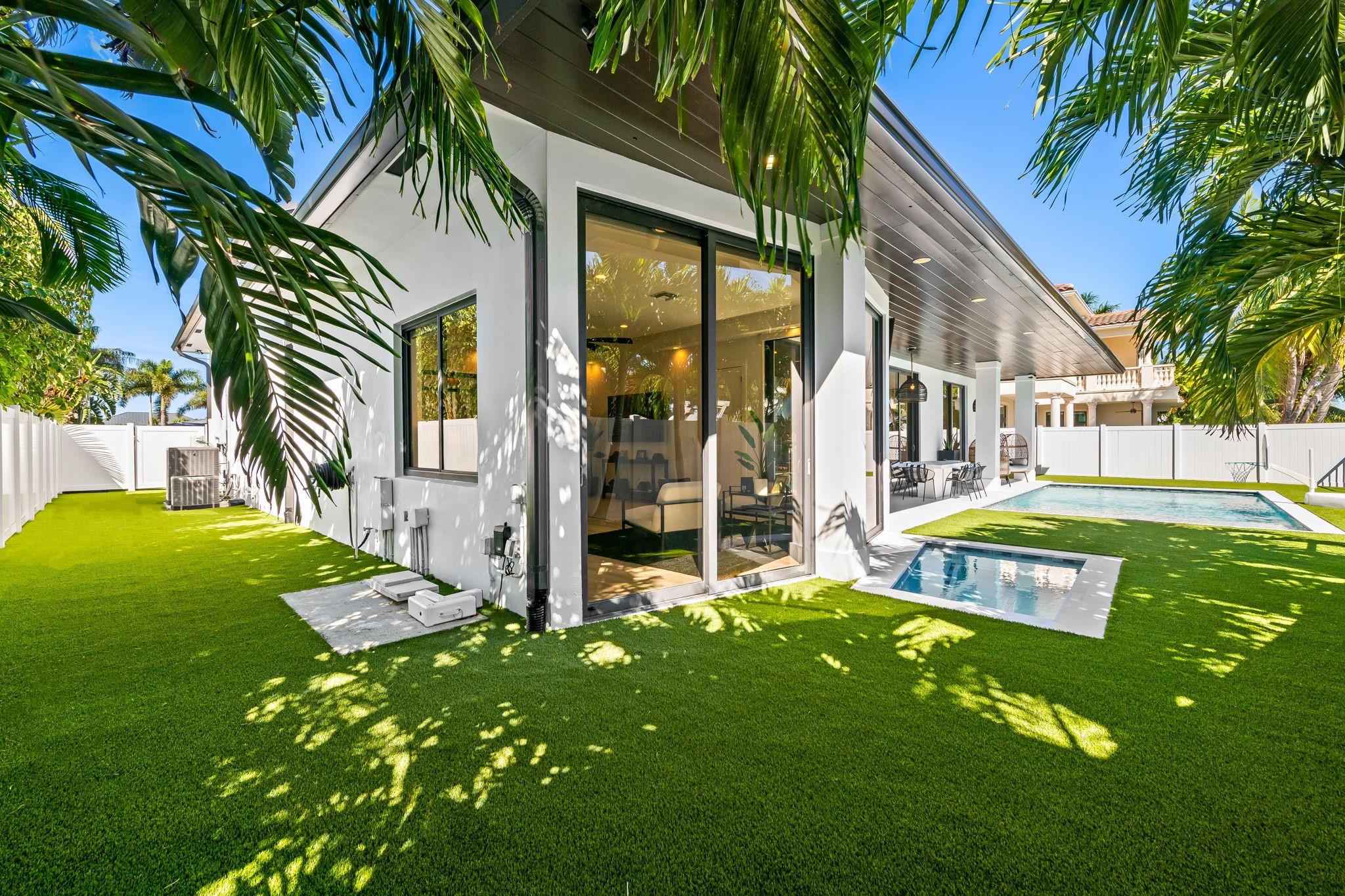 BOCA HARBOUR 5TH SEC - Residential