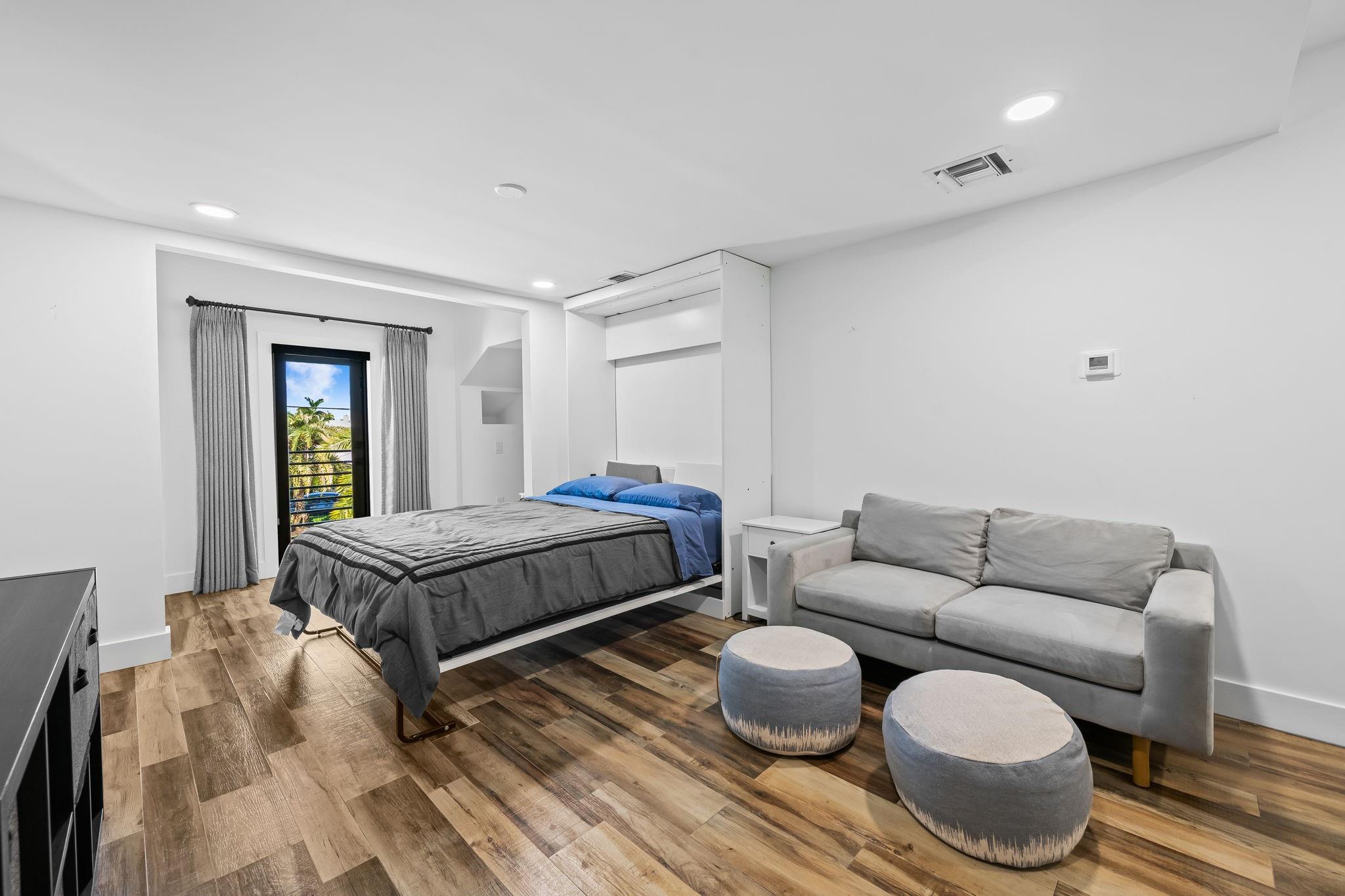 BOCA HARBOUR 5TH SEC - Residential
