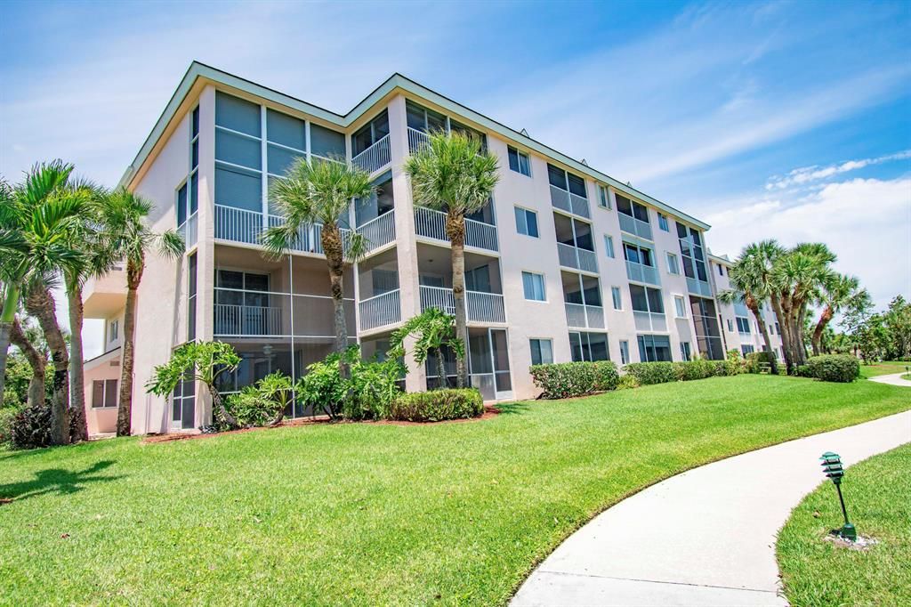 Photo of 353 S Us Highway 1 #F309, Jupiter, FL 33477 (MLS # R10688240)