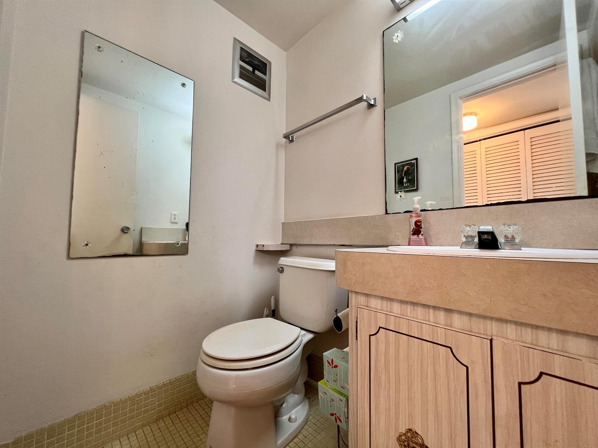 View photos, virtual tours, details... 209 Salisbury I