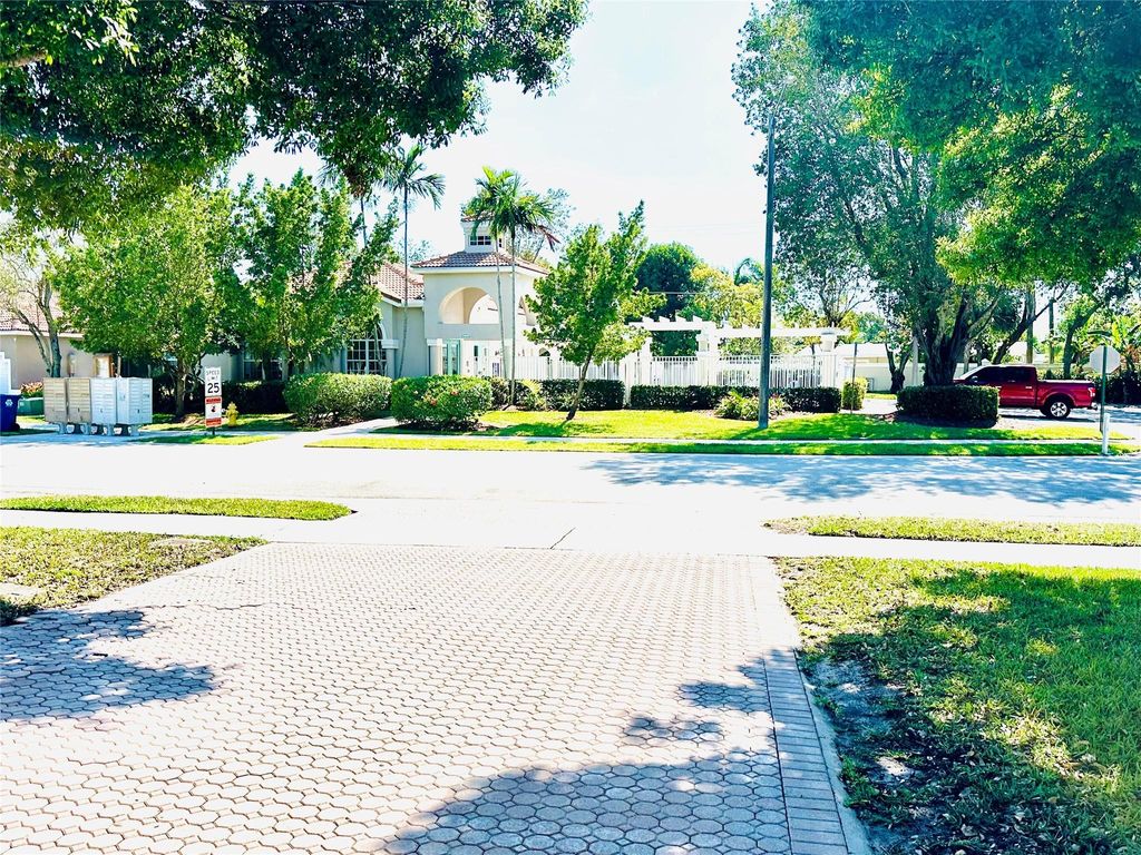 Photo of 24914 Aragon Boulevard #2491-4, Sunrise, FL 33322 (MLS # F10434663)