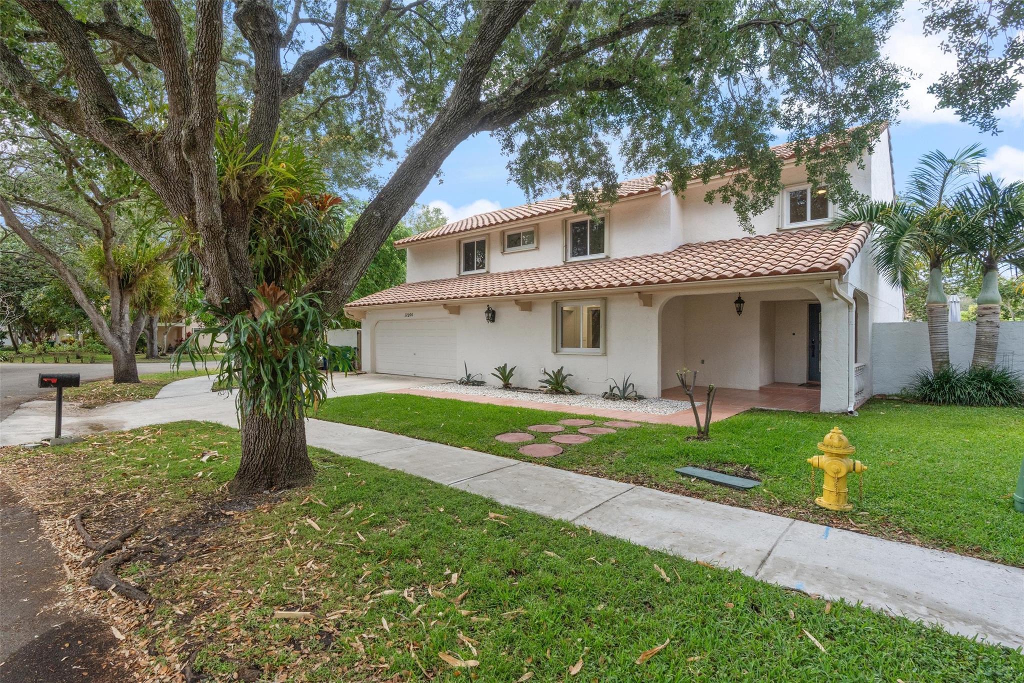 12200 Garden Dr
