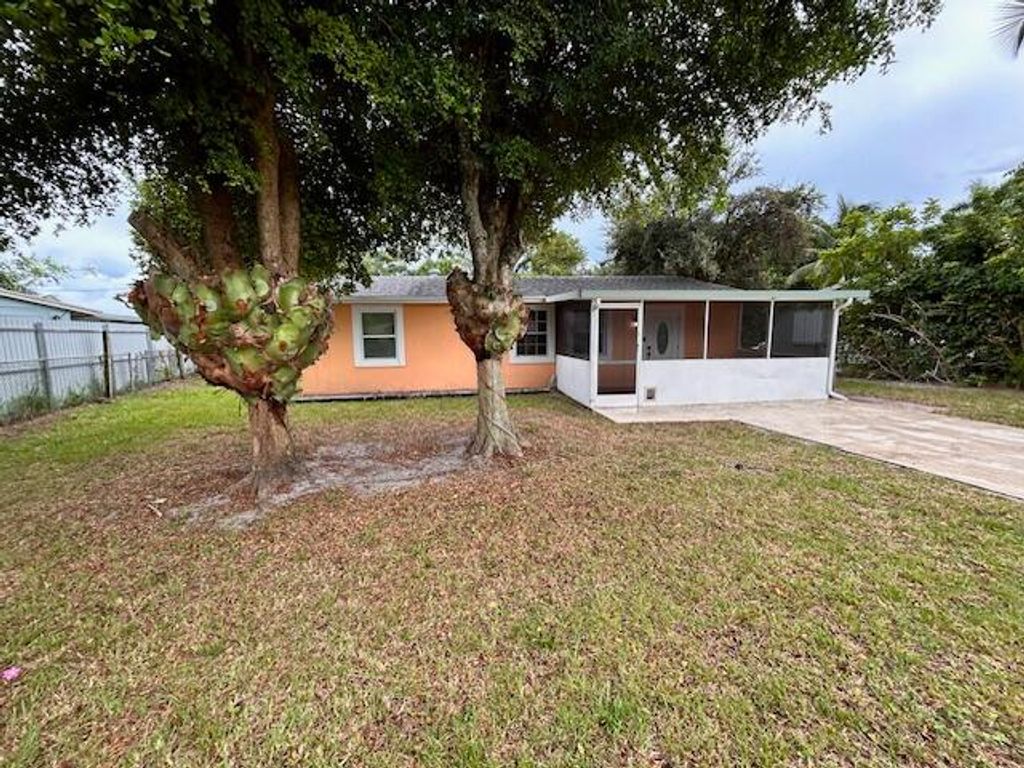 Photo of 4316 Pine Street, West Palm Beach, FL 33406 (MLS # R11016556)