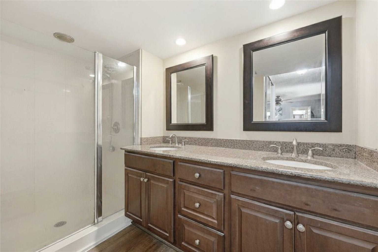 GLENWOOD TWNHS - Residential