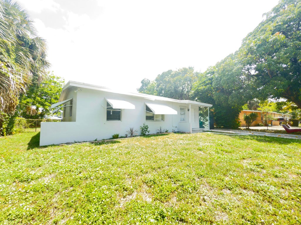 Photo of 3530 NW 1ST Court NW, Fort Lauderdale, FL 33311 (MLS # B26068739)