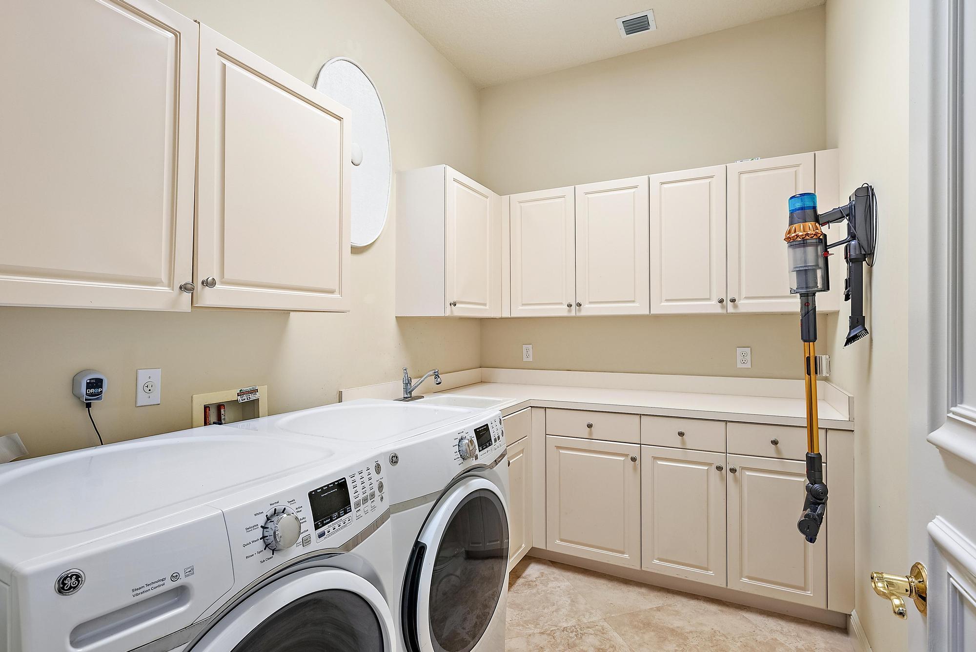 IBIS GOLF AND COUNTRY CLU - Residential