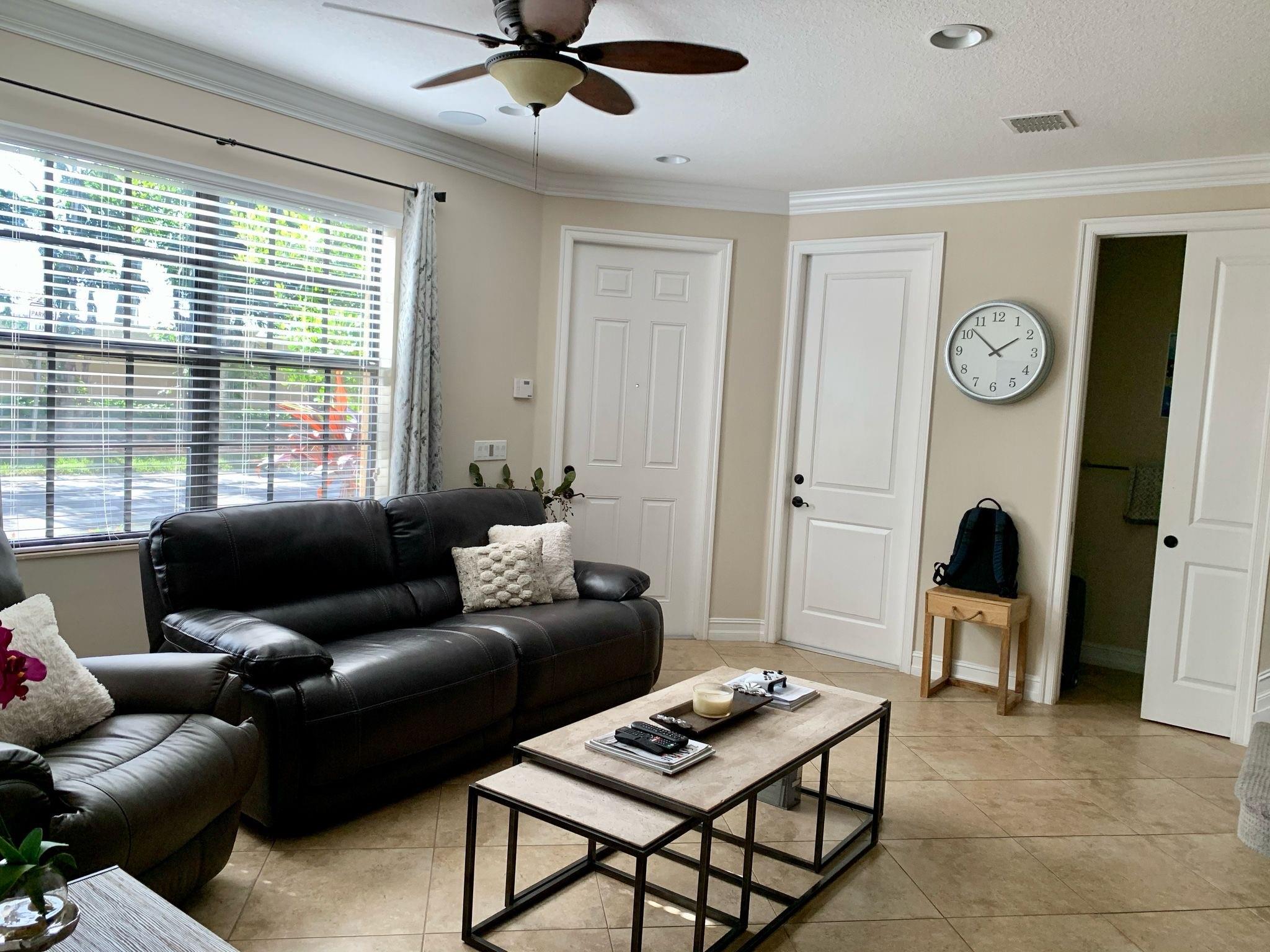 128 W Riverwalk Cir