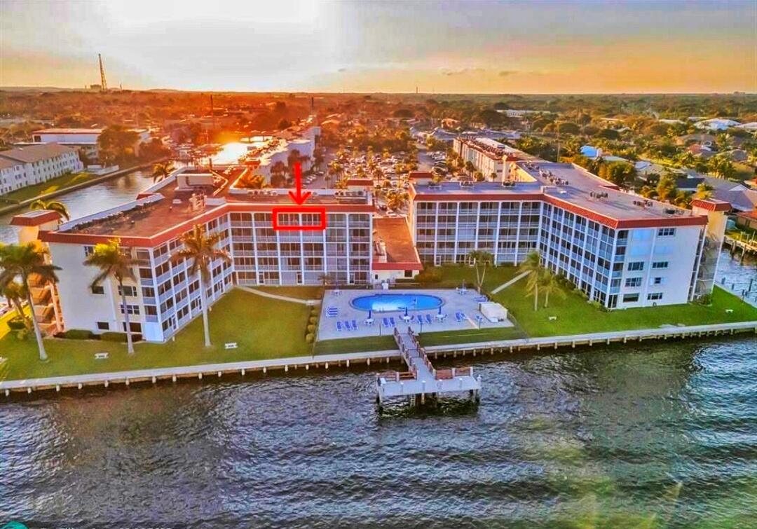 100 Paradise Harbour 502 Boulevard 502