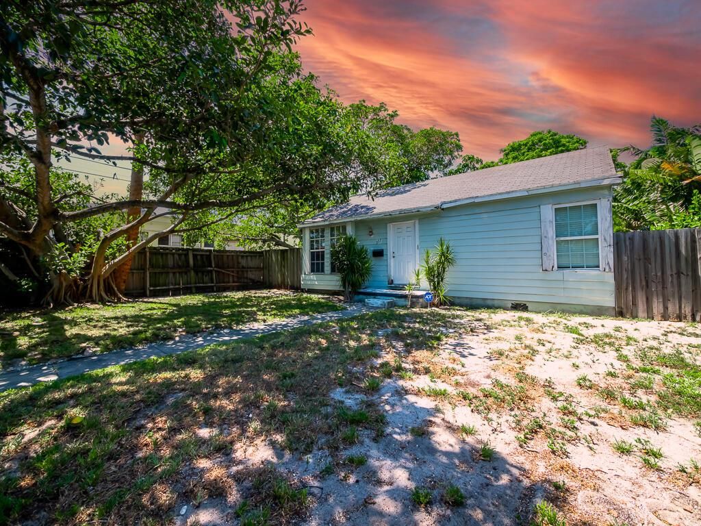 Photo of 335 Greymon Drive, West Palm Beach, FL 33405 (MLS # R10993122)