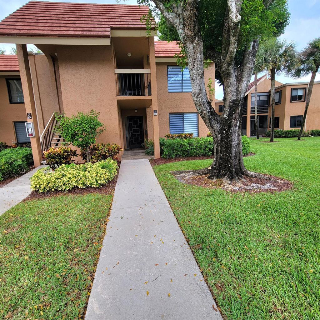 Photo of 11296 Green Lake Drive #104, Boynton Beach, FL 33437 (MLS # R11136674)