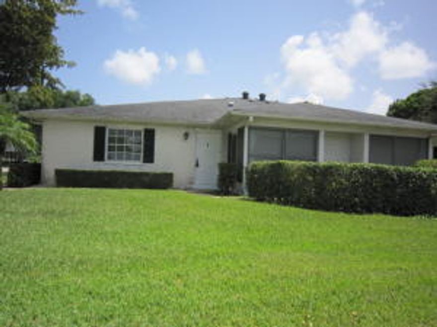 Beautiful Contemporary villa style condo, 2 bedroom, 2 bath and glass enclosed Florida room/porch with extra storage space.  Located in the community of Lime Tree and centrally located in Boynton Beach.  Well maintained grounds with landscaping and trees galore for that perfect garden setting. Split bedrooms, nice sized master suite with separate walk-in shower, duel sinks and walk-in closet space.  Split bedrooms is convenient when you have guest visiting.  Guest bathroom has tub/shower combo. Open floor plan makes unit seem larger than square footage.   Galley dome kitchen has with Formica countertops and lots of cabinet space and pantry.  Custom mirrors in living room.  Carpet and tile through-out the unit in neutral colors.  Just 5 minutes to Boynton Beach Mall, schools, shopping and some of the finest dining.  You will have everything close to your fingertips and convenience.  Another 10 minute drive and you have I-95 and some of Florida's best beaches and recreationally parks around.  Why not have it all?  Enjoy the communities 3 pools, clubhouse, tennis courts, social activities, trips, card games.  Bocce tournaments and so much more.  This home is just wanting for its new owner and their decorative touch to call home.