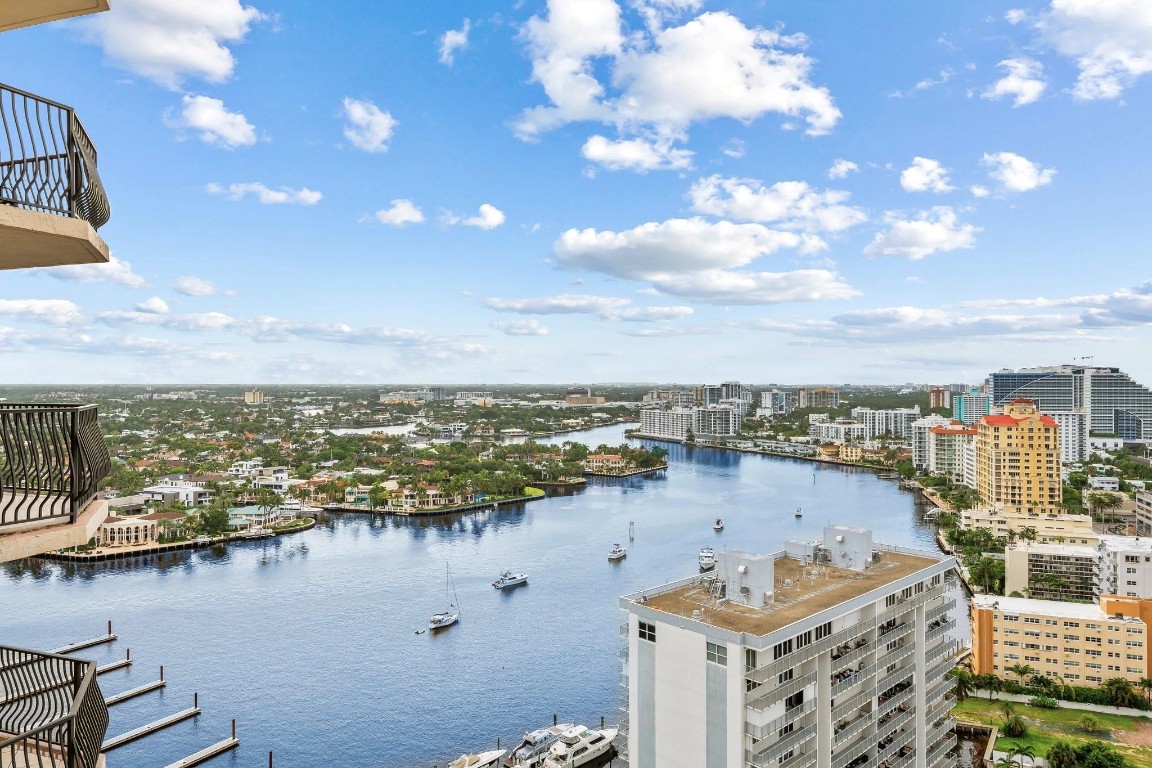 JACKSON TOWER LAS OLAS - Residential